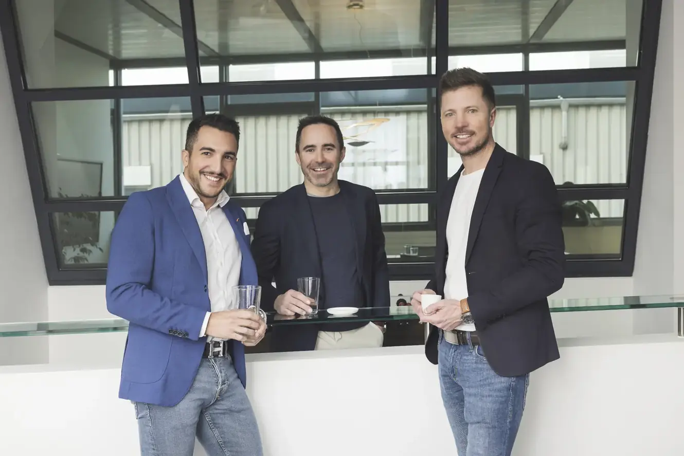 L'équipe Hypotheque24 dans ses bureaux de Bulle
